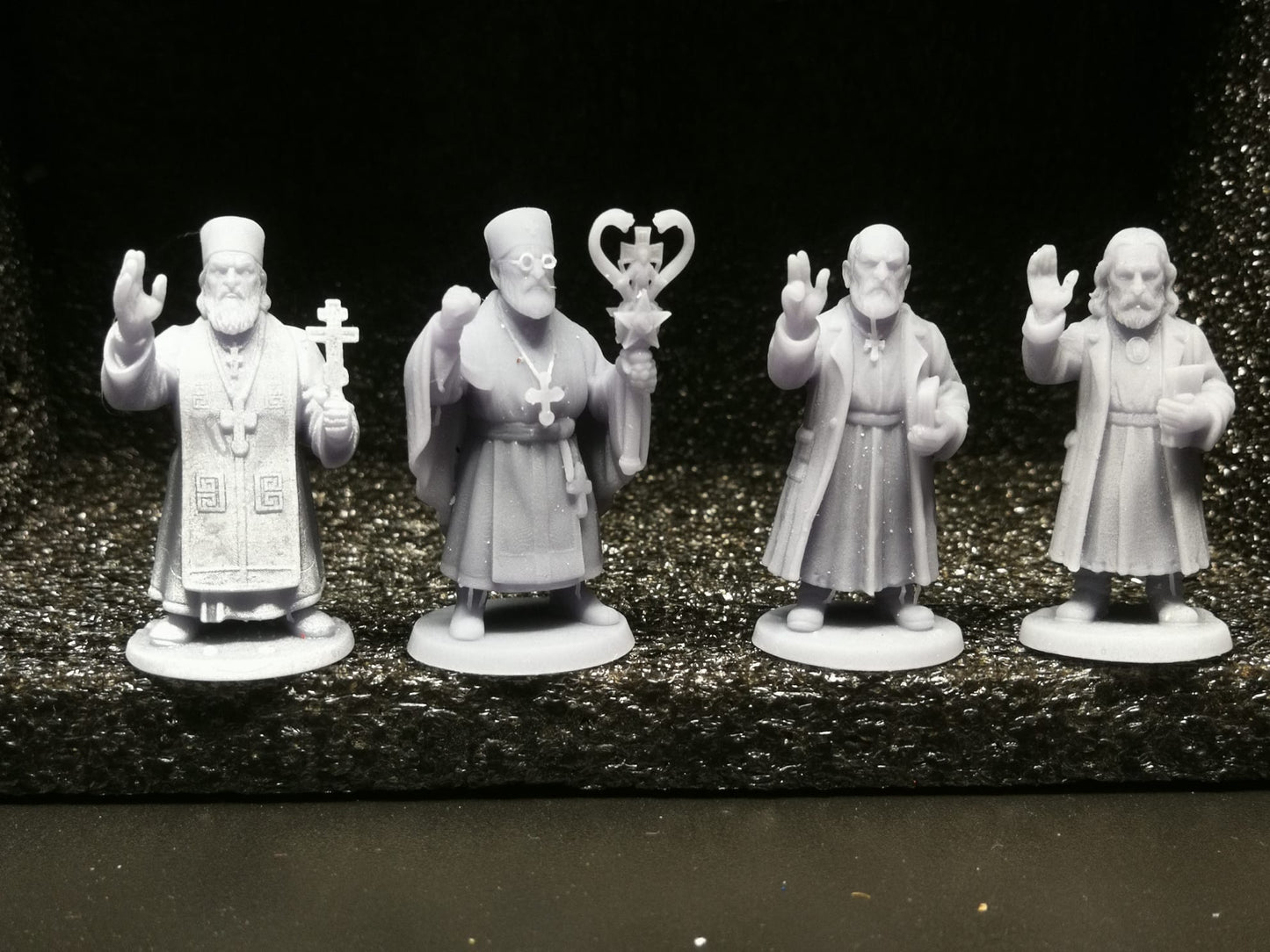 28mm Orthodox priests